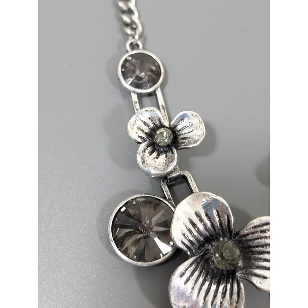 Smokey Gray Crystal Floral Cluster Statement‎ Necklace Silver Tone 22